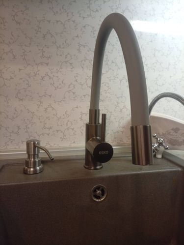 Установка смесителя (на готовые коммуникации)