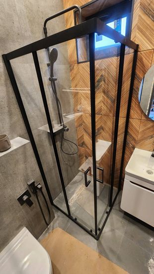 Установка душевой кабины шириной до 90 см