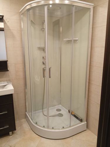 Установка душевой кабины шириной до 90 см