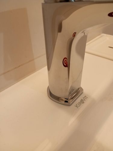 Установка смесителя (на готовые коммуникации)