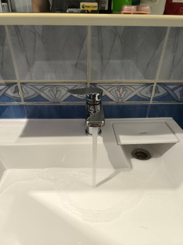 Установка смесителя (на готовые коммуникации)