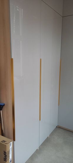 Установка и регулировка распашной двери
