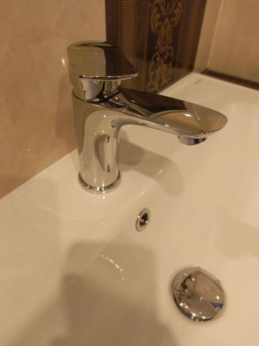 Установка смесителя (на готовые коммуникации)