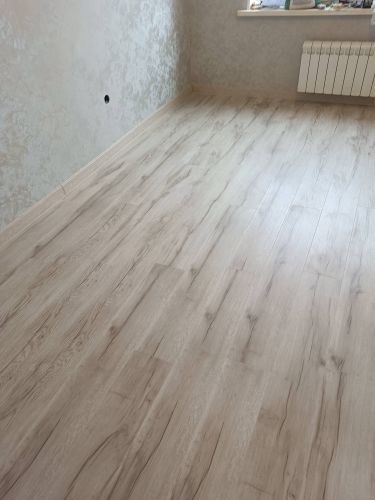 Монтаж пластикового плинтуса