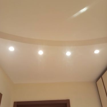 Установка точечного светильника