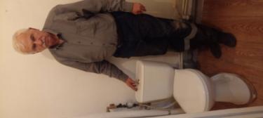 Установлен новый бачок, подключены трубы, проверена герметичность соединений, выполнена регулировка механизма слива, обеспечена надежная фиксация, произведена очистка рабочей зоны.