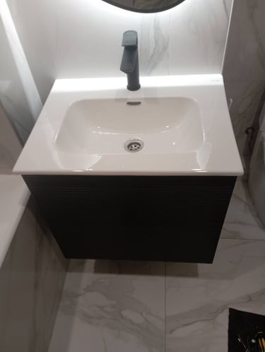 Установка комплекта: Тумба + Раковина + смеситель + зеркало