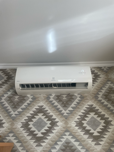 Выполнена очистка фильтров, устранение загрязнений внутренних элементов, проверка дренажной системы, дезинфекция, восстановление оптимальной работы устройства.