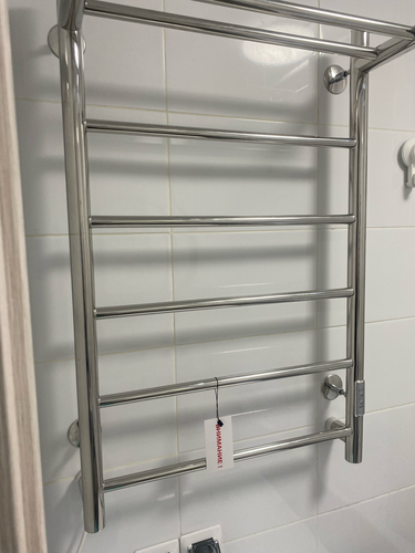 Закреплен новый прибор на стене, подключен к электросети, проверена исправность работы, обеспечена надежная фиксация, соблюдены все меры безопасности.