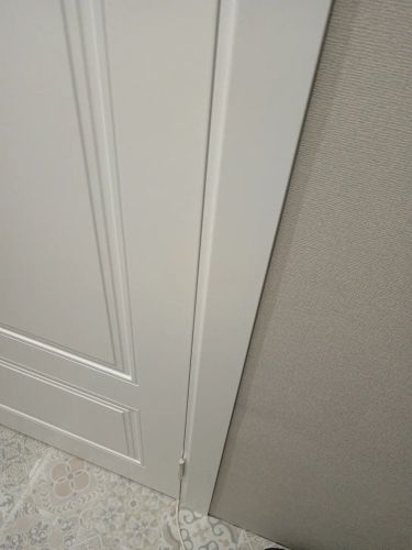 Установка дверного наличника