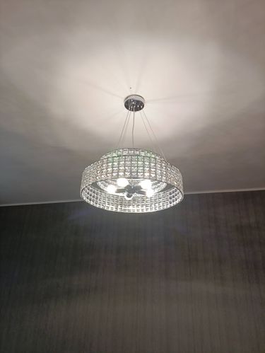 Установка люстры в сборке