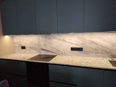 Установка стеновой панели HPL Монтаж/демонтаж розетки/выключателя