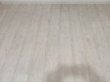 Монтаж пластикового плинтуса