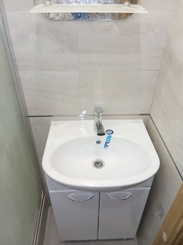 Установка комплекта: Тумба + Раковина + смеситель + зеркало