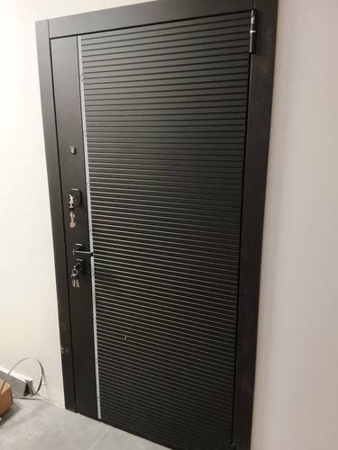 Установка входной двери весом до 95 кг