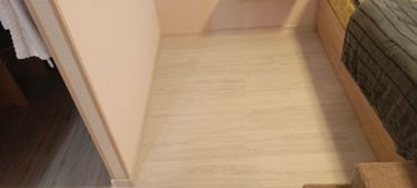 Монтаж пластикового плинтуса