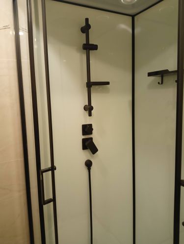 Установка душевой кабины шириной до 90 см