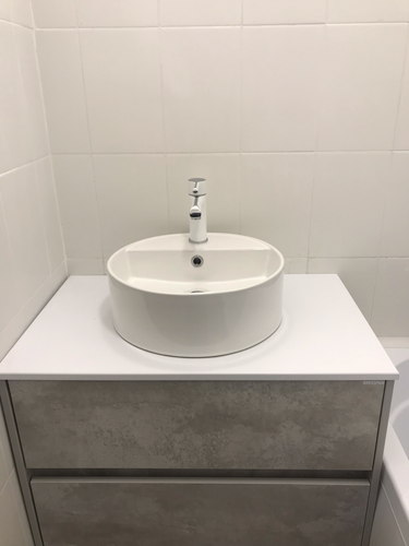 Установлен новый кран на раковину, заменены все соединения, проверена герметичность, обеспечена надежная фиксация. Обновленный элемент гармонично вписывается в интерьер.