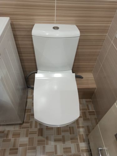 Установлен новый сантехнический прибор, подключены коммуникации, проверена герметичность соединений, произведена уборка рабочей зоны, обеспечена функциональность и эстетичность.