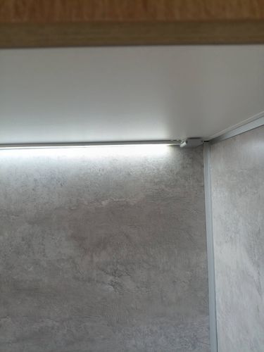 Установка светодиодной ленты для подсветки рабочей зоны Замена фасадов