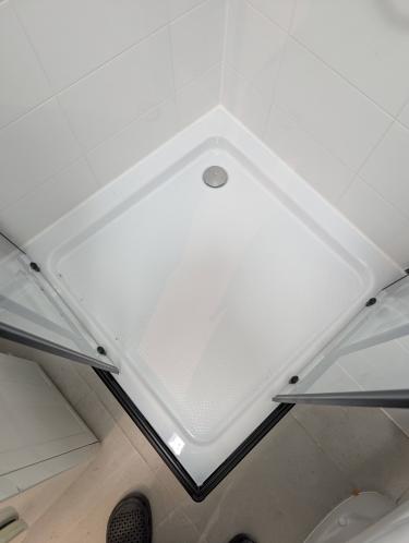 Установка душевого поддона из акрила/стали