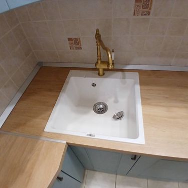 Установка столешницы ДСП Демонтаж столешницы из ДСП без сохранения Установка и подключение врезной мойки