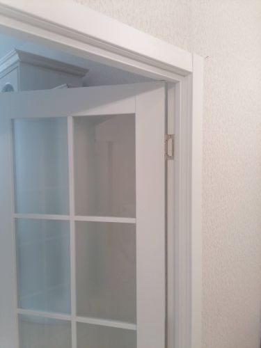 Установка межкомнатной двухстворчатой двери