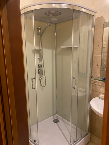 Установка душевой кабины шириной до 90 см