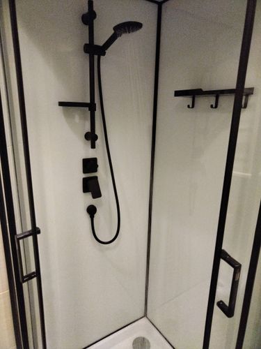 Установка душевой кабины шириной до 90 см