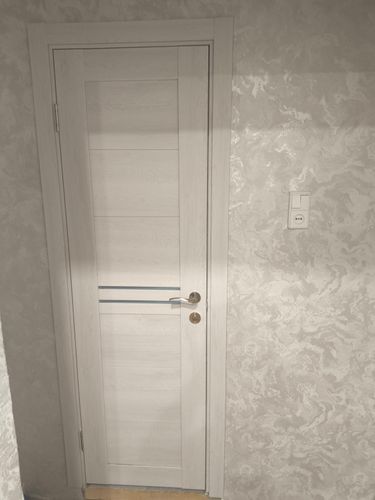 Установка межкомнатной двухстворчатой двери