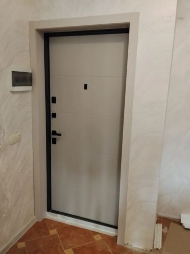 Демонтаж металлической двери с сохранением дверного блока
