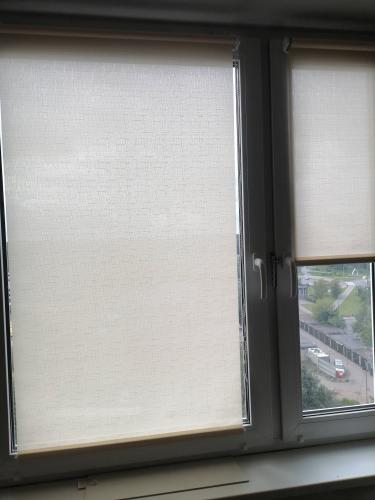 Монтаж рулонной шторы, рулонной шторы «день-ночь» на стену\потолок или в оконный проем