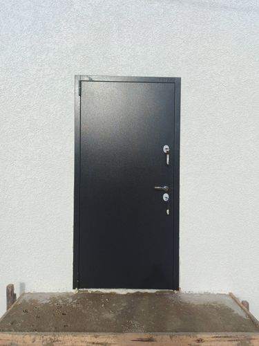 Установка входной двери весом до 95 кг