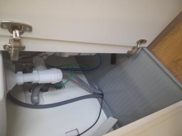 Установка отдельностоящей стиральной машины с подключением