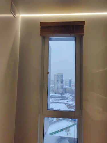 Монтаж горизонтальных или вертикальных жалюзи на стену\потолок