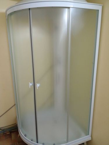 Установка душевой кабины шириной до 100 см