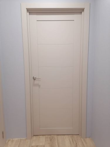 Установка межкомнатной одностворчатой раздвижной навесной двери без отделки проема