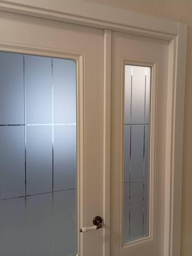 Дополнительное запенивание межкомнатной двери по периметру