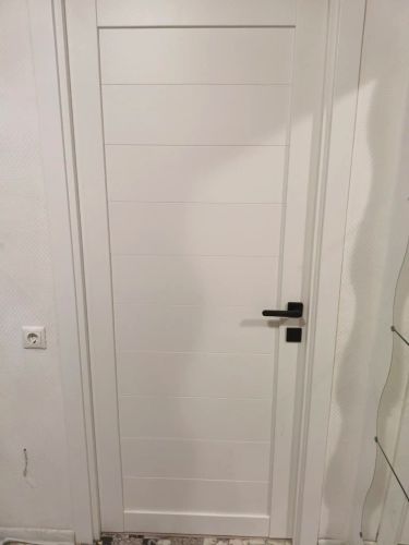 Установка дверного наличника