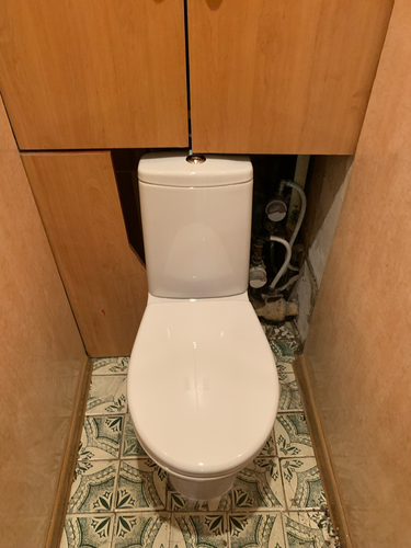 Установлено новое сантехническое оборудование, подключены коммуникации, проверена герметичность соединений, проведена настройка системы слива, выполнена уборка рабочего места.