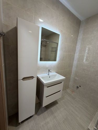 Установка комплекта: пенал + тумба +раковина + смеситель + зеркало