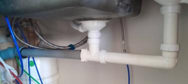 Подводка труб (ХВС, ГВС, канализация) к месту установки сантехнического оборудования (до 3 метров)