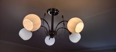 Проведена замена неисправного блока управления, восстановлена работоспособность светодиодов, настроена система дистанционного включения и выключения, проверена функциональность всех режимов.