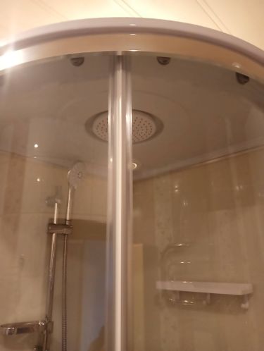 Установка душевой кабины шириной до 90 см