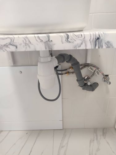 Установка раковины на кронштейнах