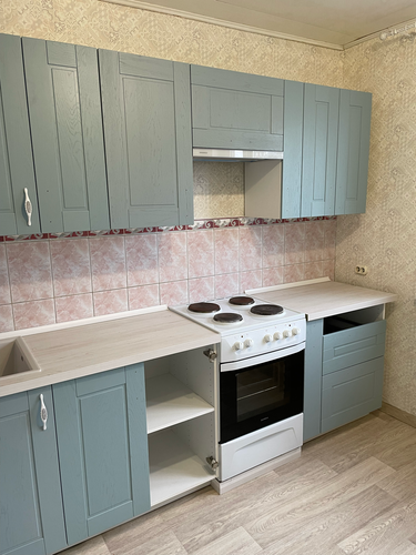 Изготовлены и установлены панели для кухонного гарнитура. Выполнены точные замеры, произведена подгонка и монтаж. Обновлённый вид мебели гармонично вписывается в интерьер.