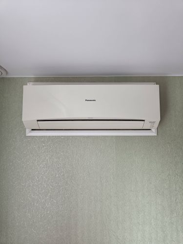 Выполнена очистка фильтров, устранение загрязнений, дезинфекция внутренних элементов, проверка дренажной системы, восстановление работоспособности, улучшение циркуляции воздуха.