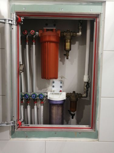 Замена картриджа в системе фильтрации