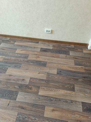 Монтаж пластикового плинтуса