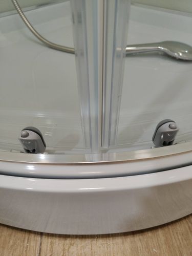 Установка душевой кабины шириной до 90 см